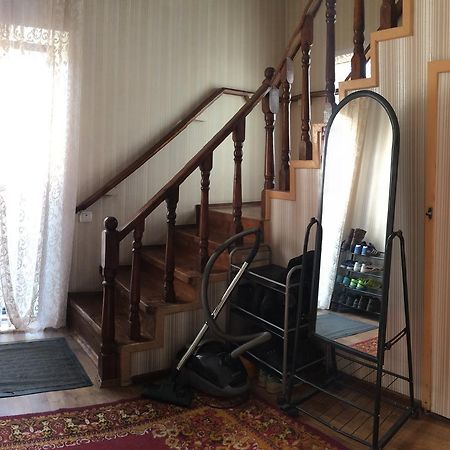 بيشكيك Holiday Hostel House المظهر الخارجي الصورة