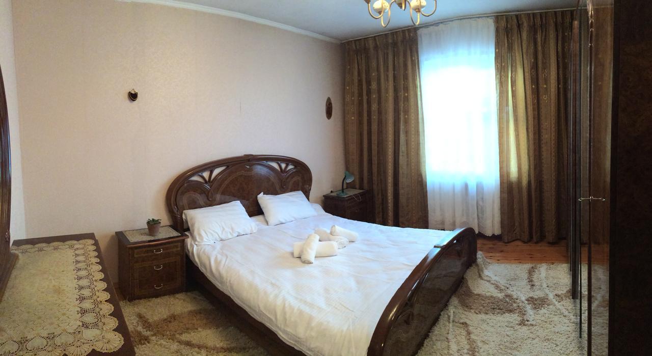 بيشكيك Holiday Hostel House المظهر الخارجي الصورة