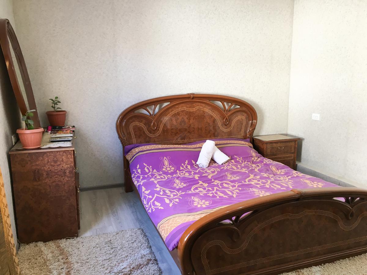 بيشكيك Holiday Hostel House المظهر الخارجي الصورة