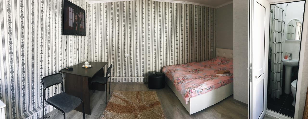 بيشكيك Holiday Hostel House المظهر الخارجي الصورة