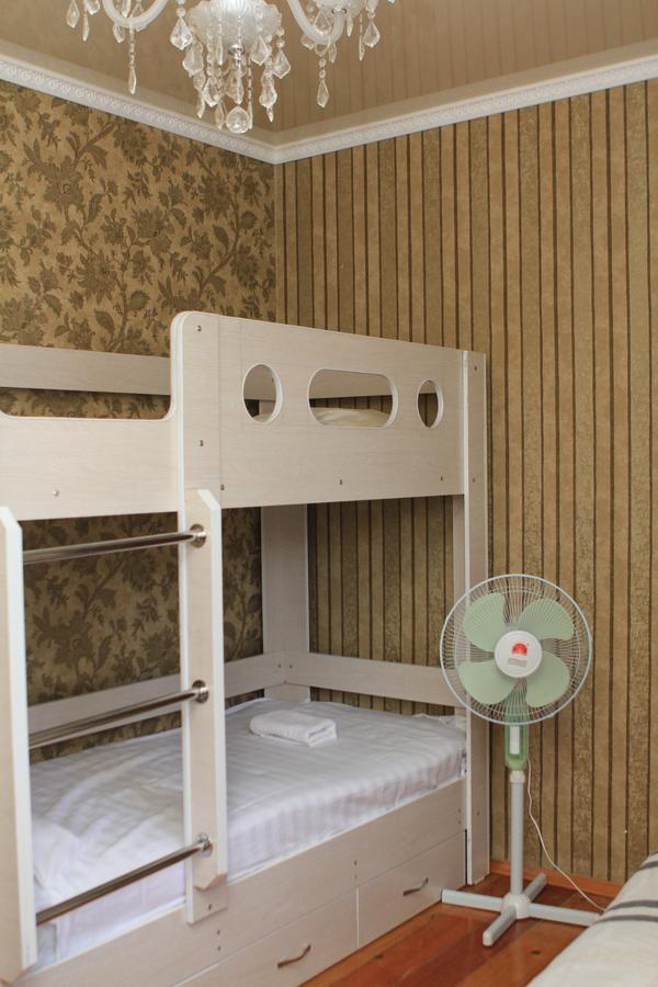 بيشكيك Holiday Hostel House المظهر الخارجي الصورة