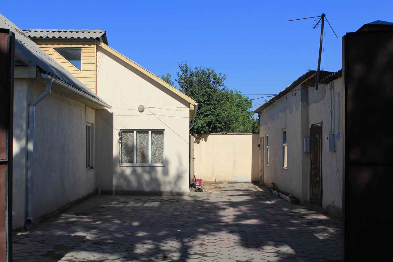 بيشكيك Holiday Hostel House المظهر الخارجي الصورة