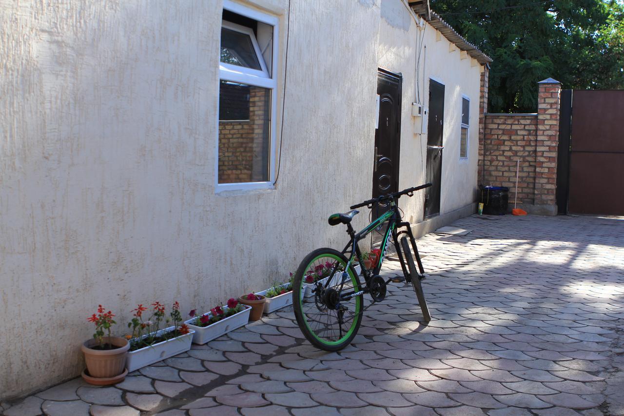 بيشكيك Holiday Hostel House المظهر الخارجي الصورة