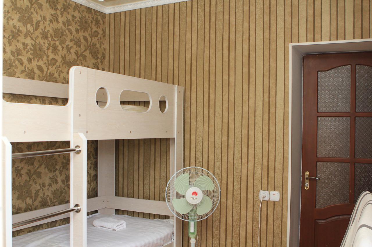 بيشكيك Holiday Hostel House المظهر الخارجي الصورة