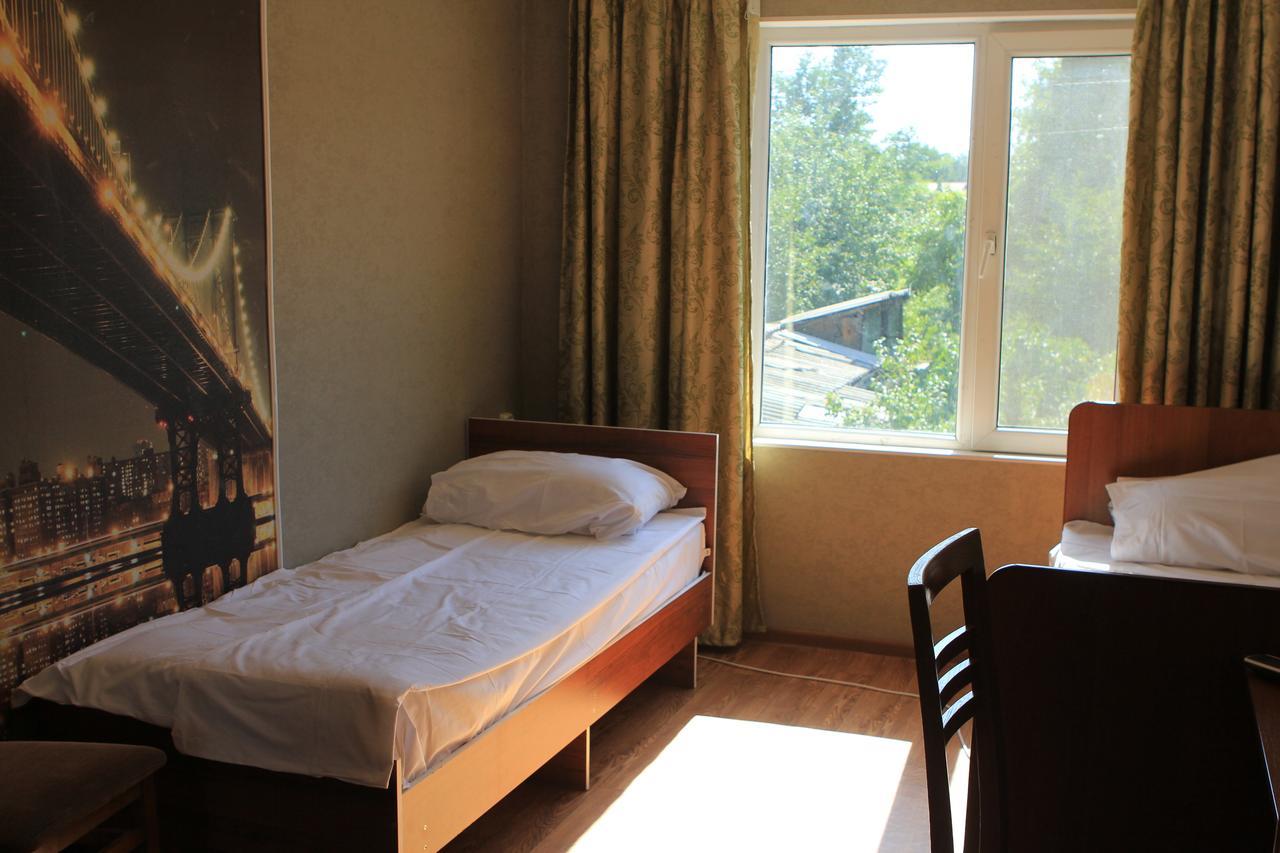 بيشكيك Holiday Hostel House المظهر الخارجي الصورة