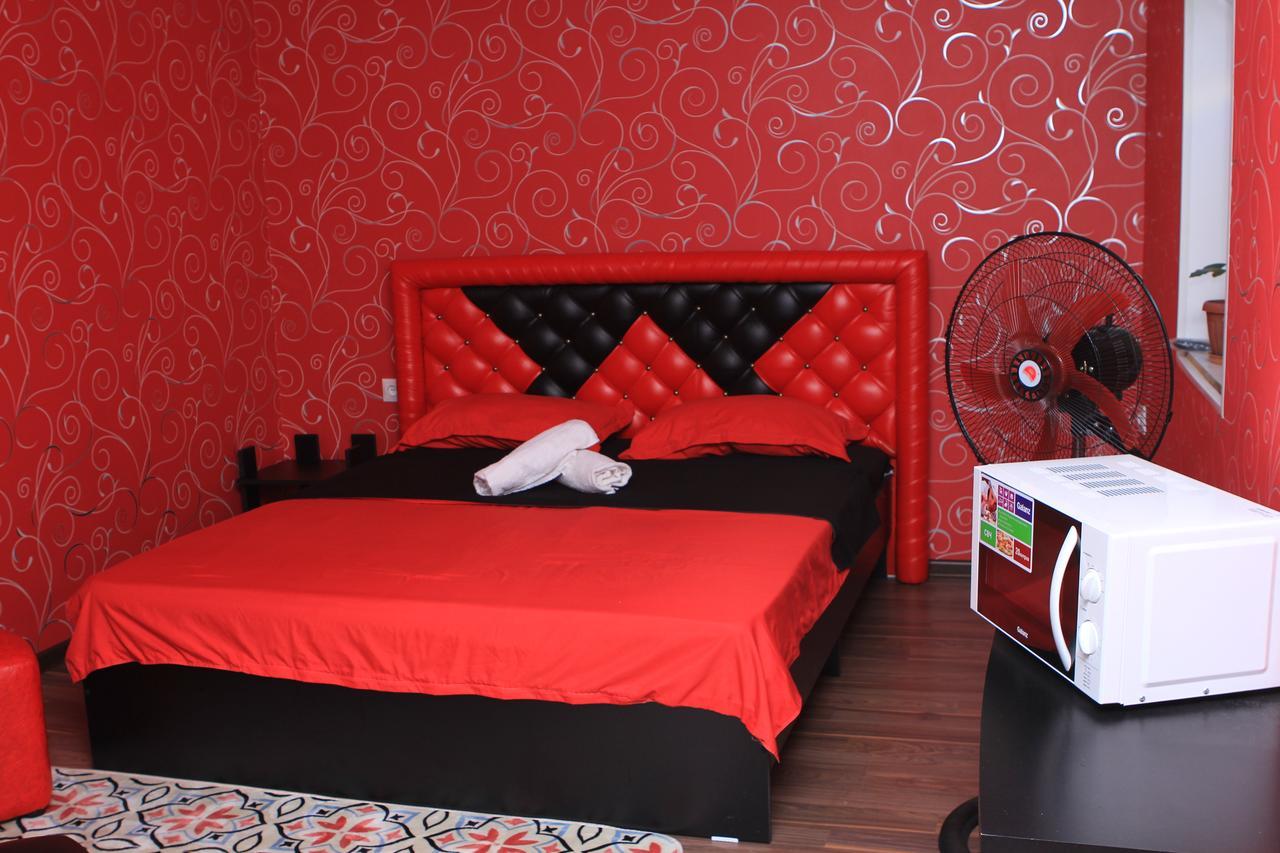 بيشكيك Holiday Hostel House المظهر الخارجي الصورة