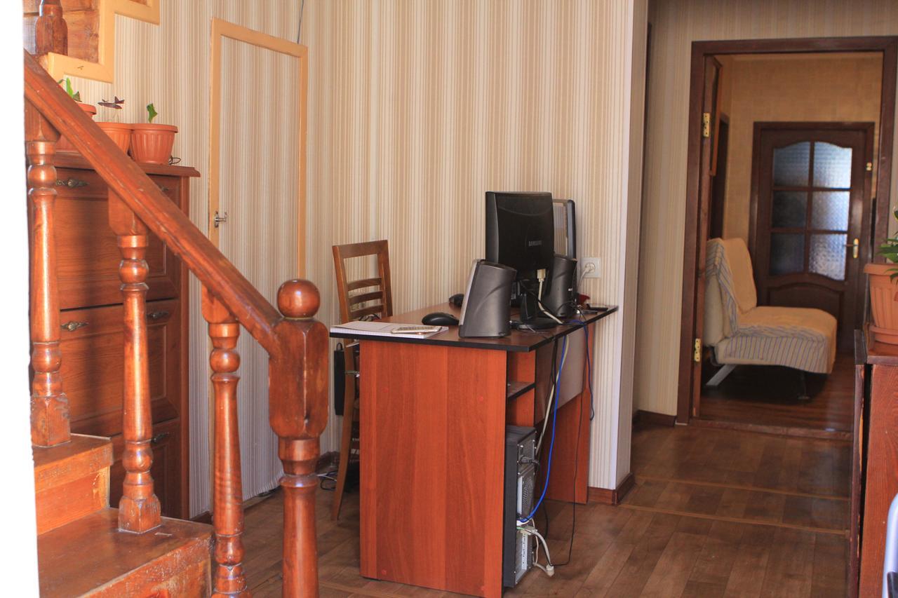 بيشكيك Holiday Hostel House المظهر الخارجي الصورة