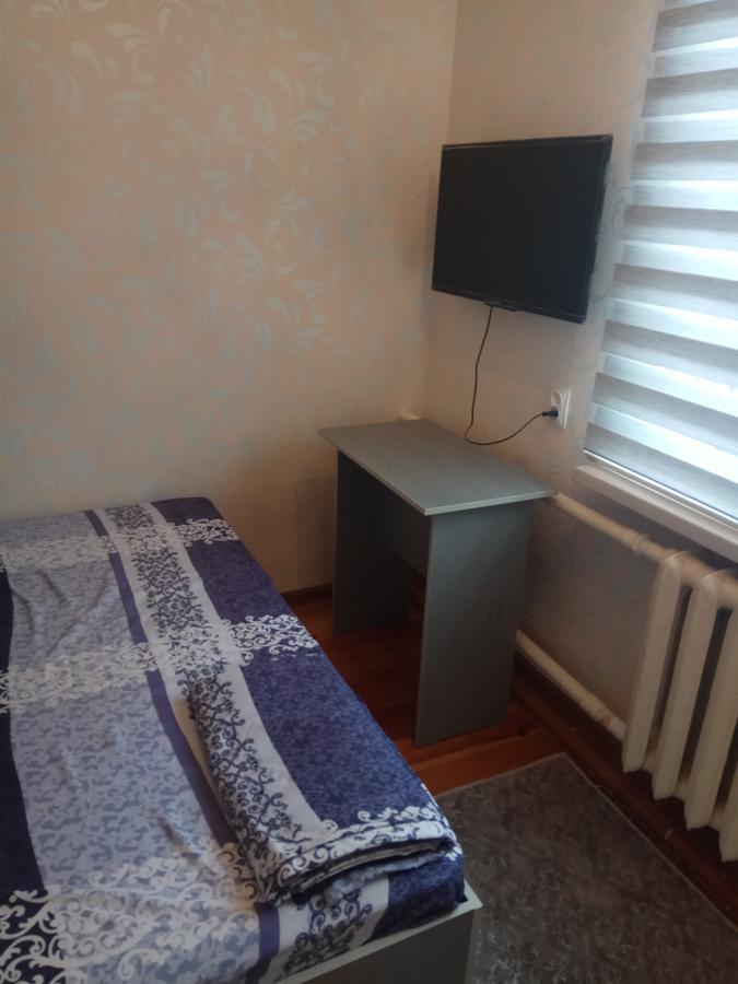 بيشكيك Holiday Hostel House المظهر الخارجي الصورة